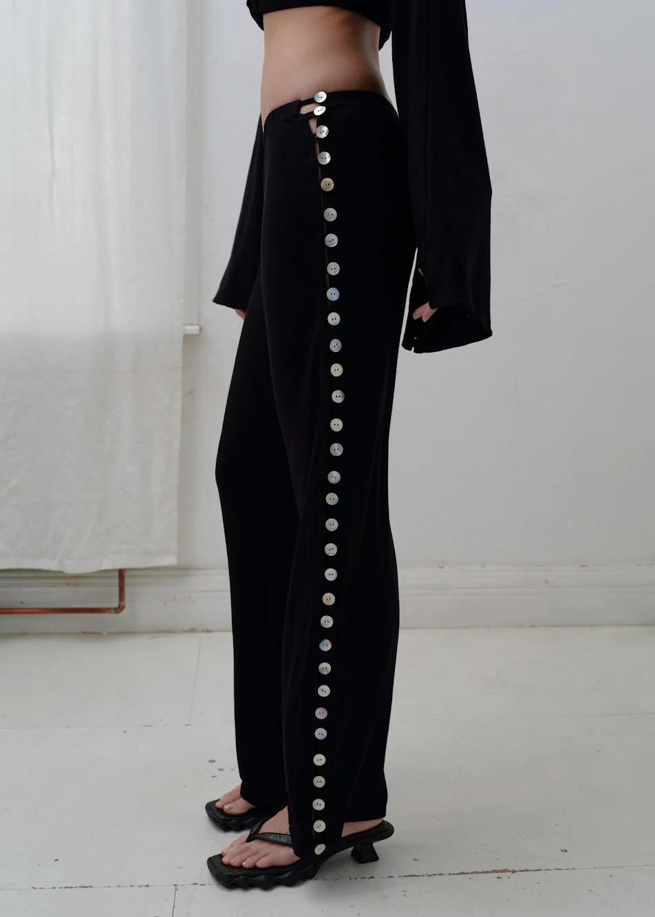 Bulan Pant // Night - Image 4